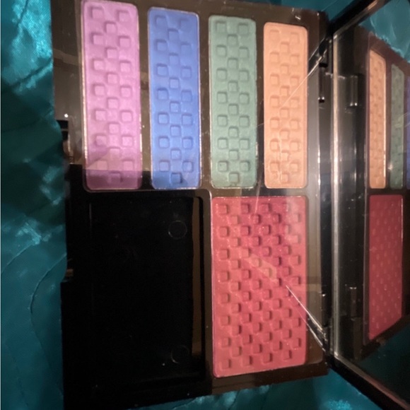 🧴 Mary Kay & Olay Beauty Bundle - Picture 3 of 7